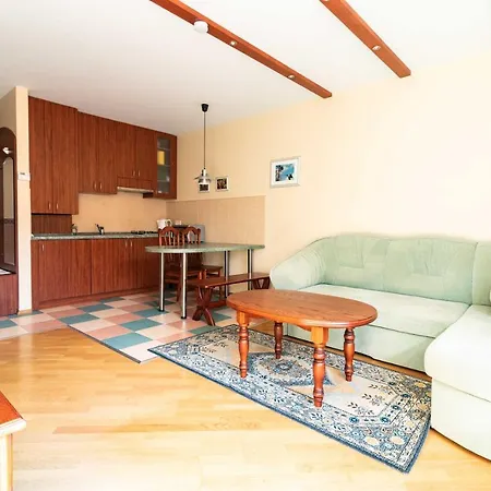 Waves Apartment, By Cohost *
